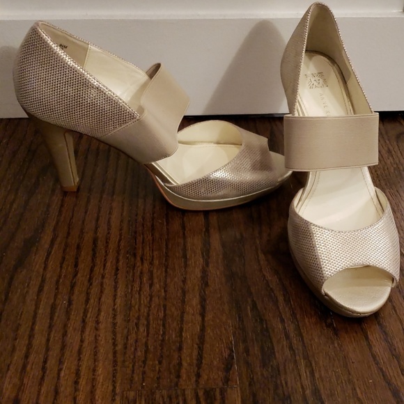 Anne Klein Heels - Picture 1 of 4